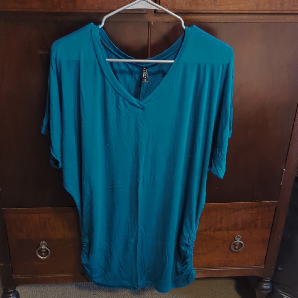 Chic Teal V-Neck Short Sleeve Top